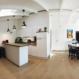 https://la-casetta-di-vale.hotelitalianriviera.com